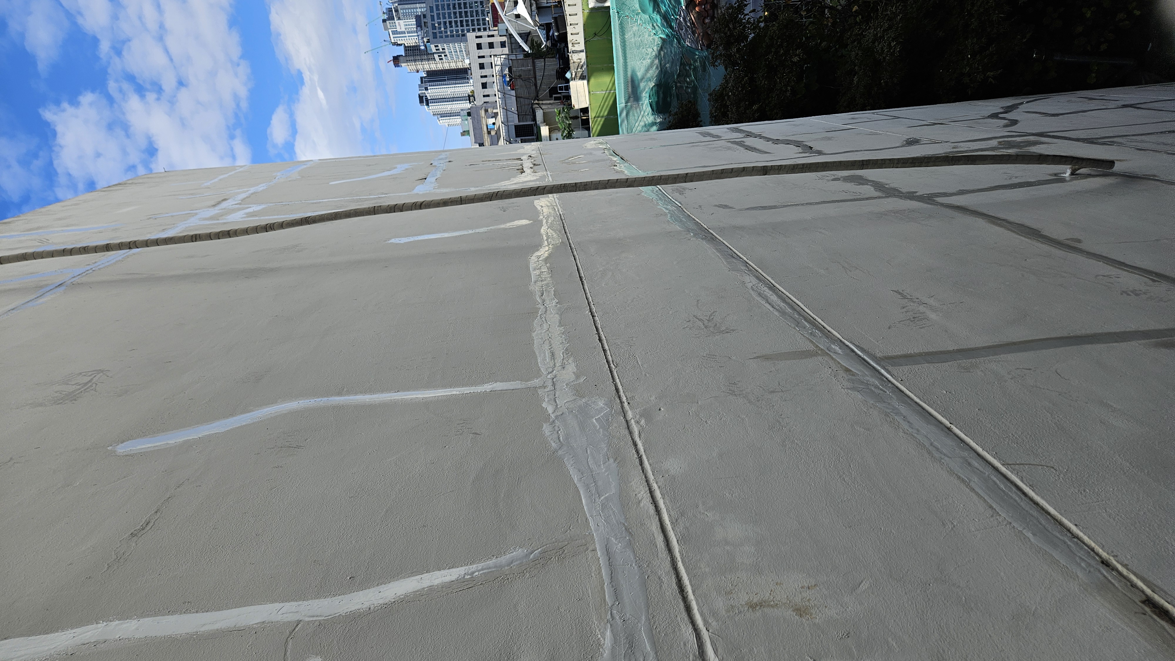 외벽 크랙 보수 작업